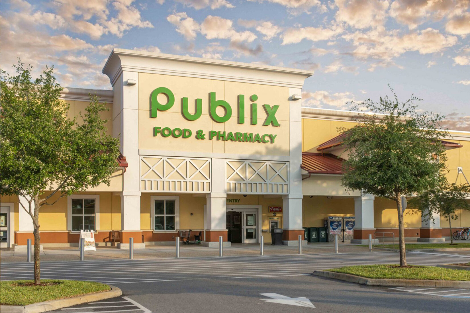 Publix Food & Pharmacy Store Exterior