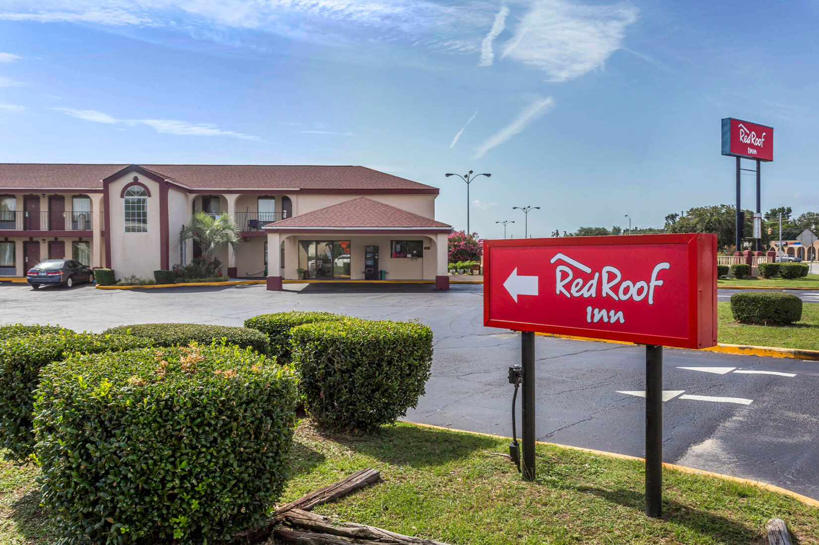 Red Roof Inn | Professional Photography And Virtual Tours